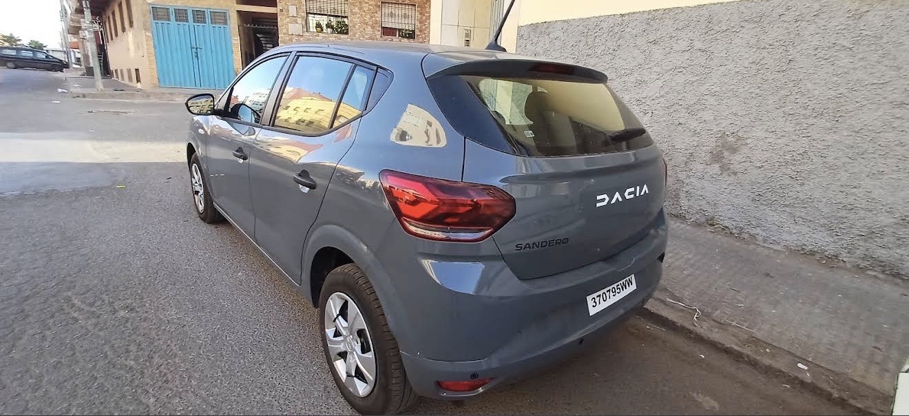 DACIA SANDERO GRIS NARDO  2024  - Vue 3 carrosserie et intérieur