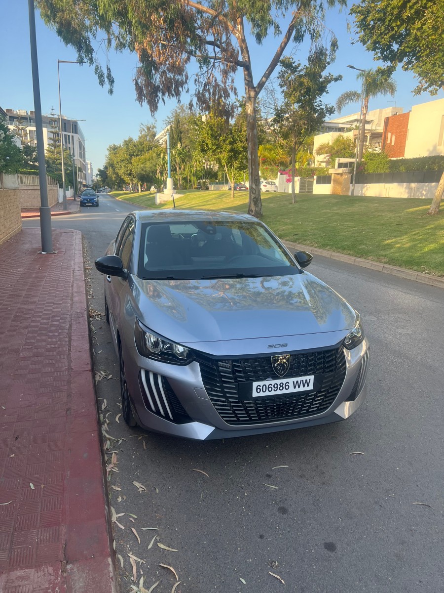 PEUGEOT 208 GRISE 2026 - Vue 1 carrosserie et intérieur