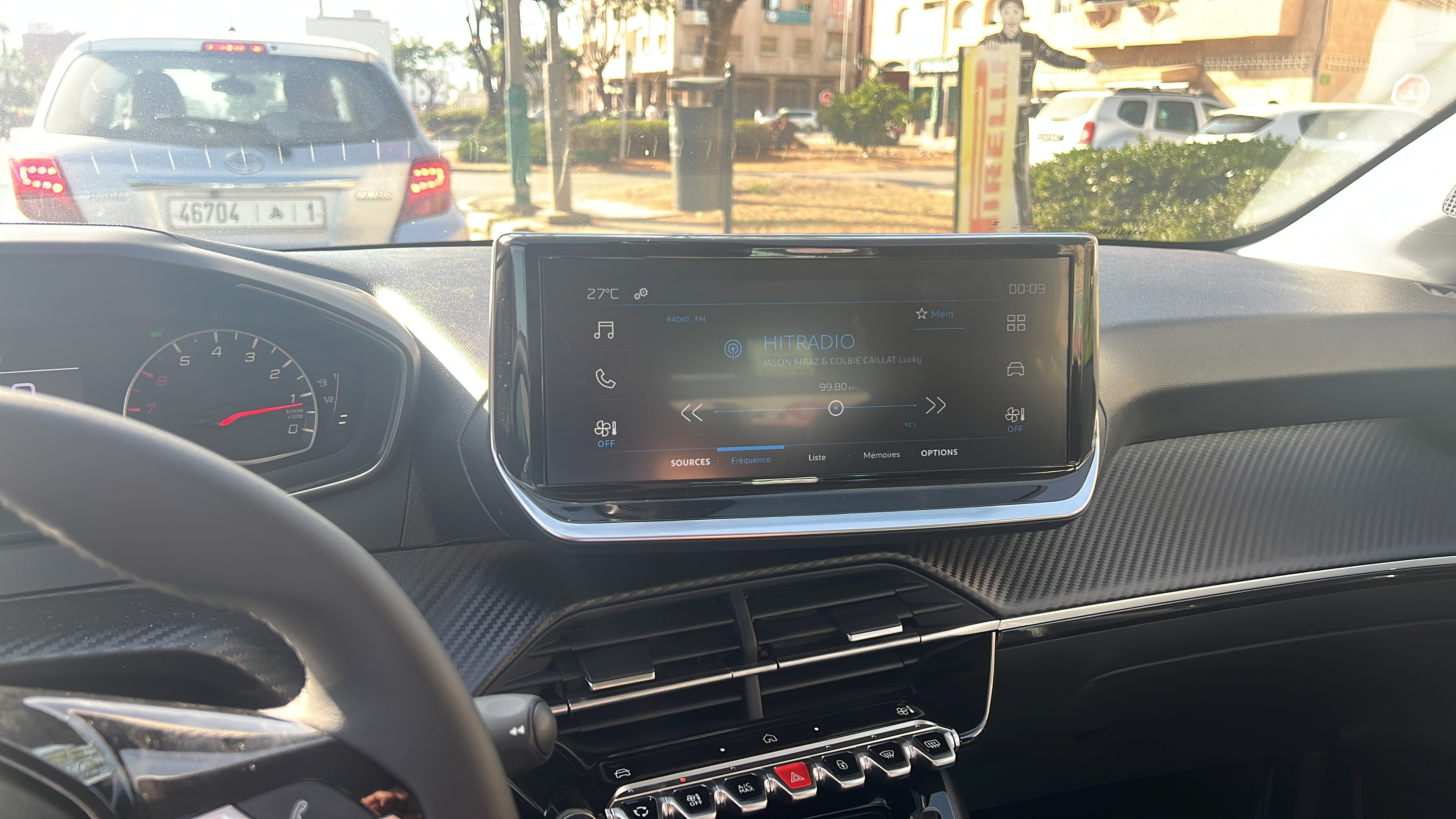 PEUGEOT 208 GRISE 2026 - Vue 3 carrosserie et intérieur