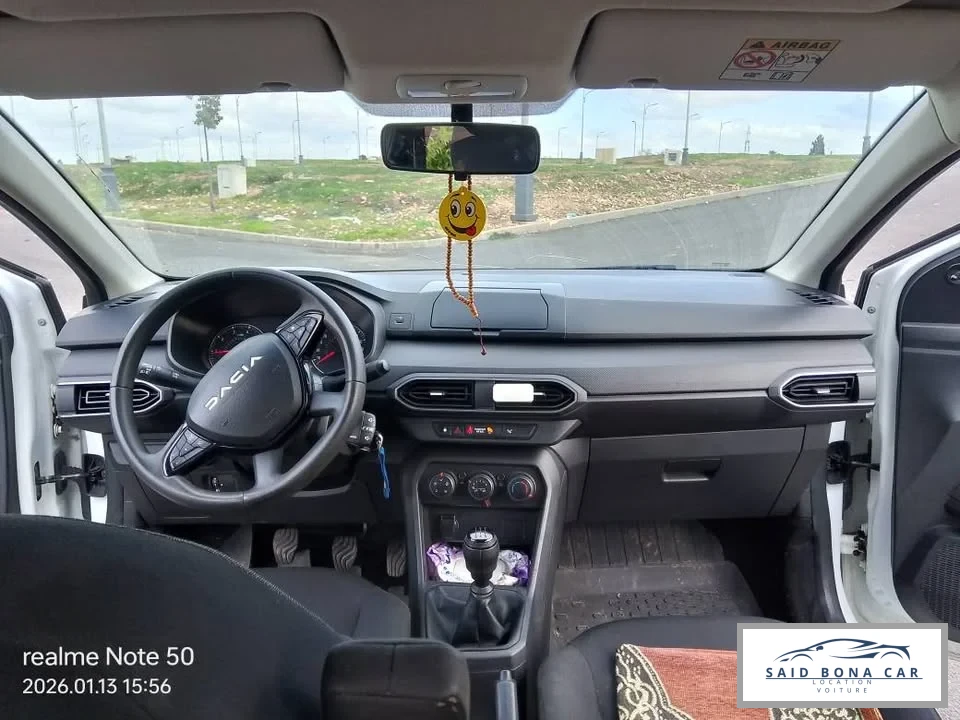 DACIA LOGAN BLANCHE 2026 - Vue 4 carrosserie et intérieur