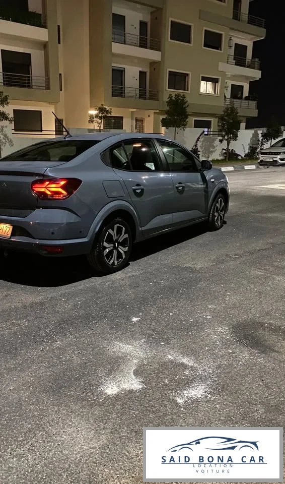 DACIA LOGAN GRIS NARDO 2026 - Vue 3 carrosserie et intérieur