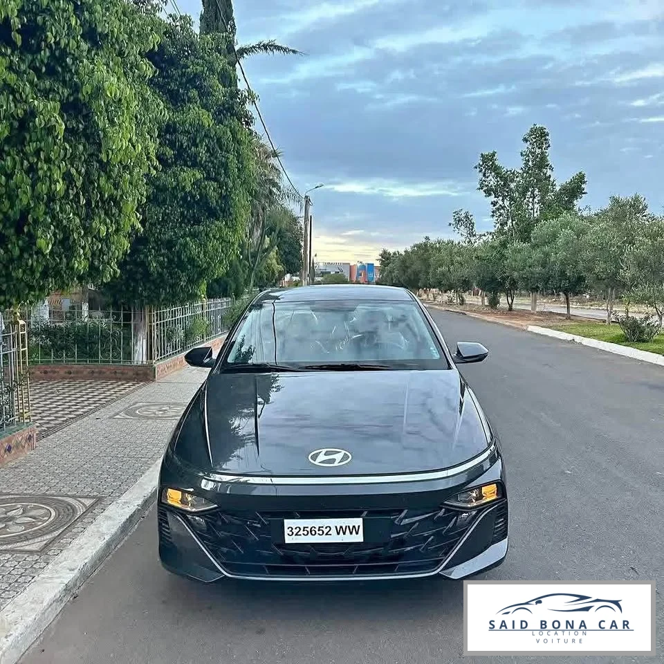 Hyundai Accent 2024 - Vue 1 carrosserie et intérieur