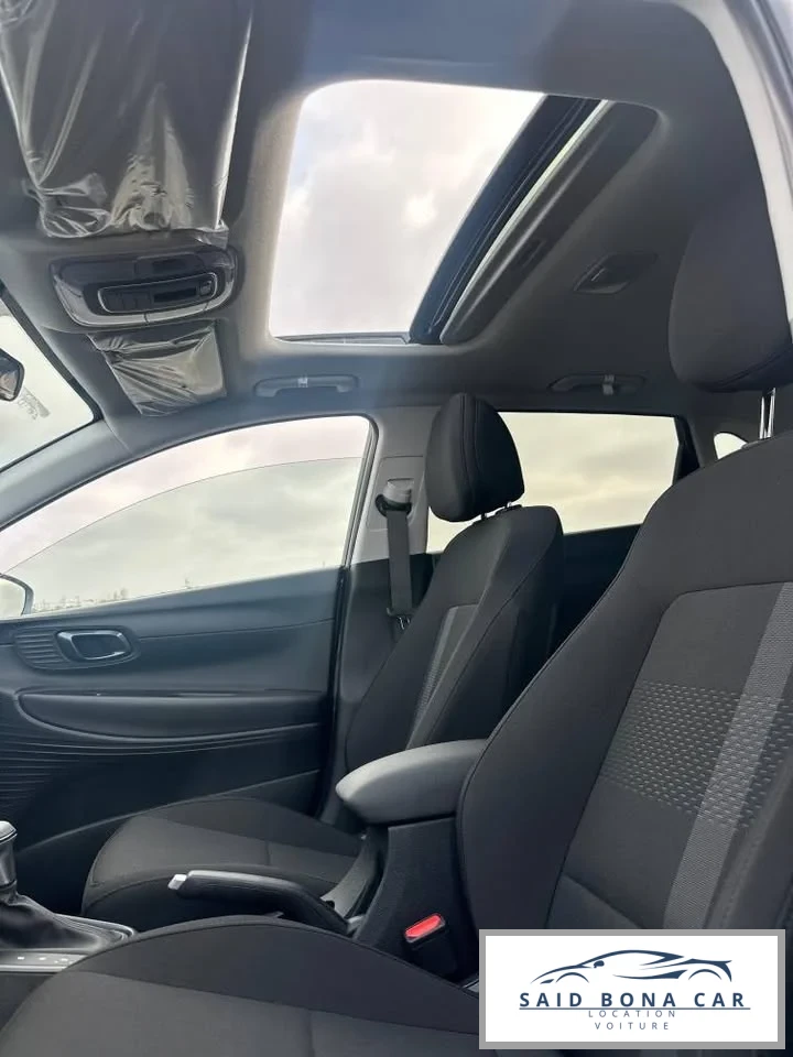 HYUNDAI I20 NOIR 2025 - Vue 6 carrosserie et intérieur