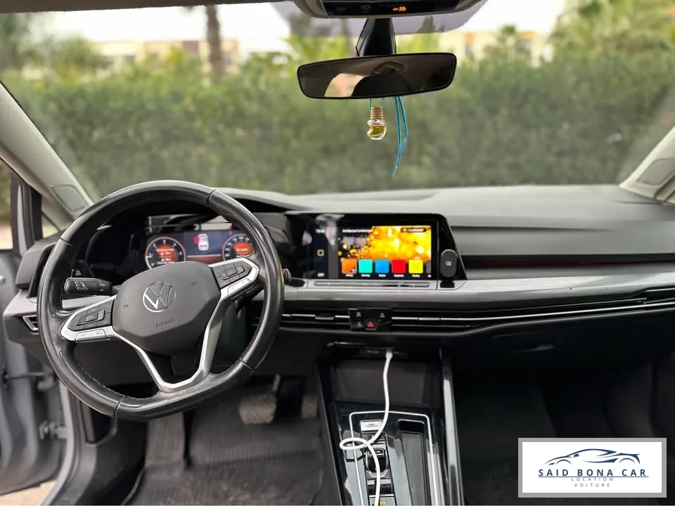 Volkswagen Golf 8 2024 - Vue 4 carrosserie et intérieur